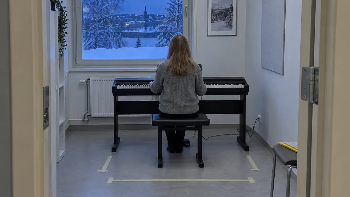Viktade tangenter och hammarmekanik: hur tungt ska anslaget vara